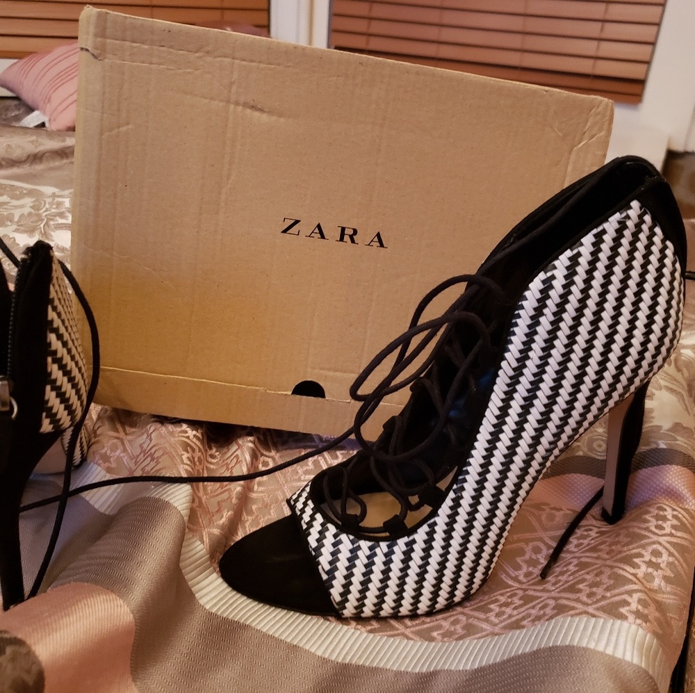 Shoe - Picture 4 of 5